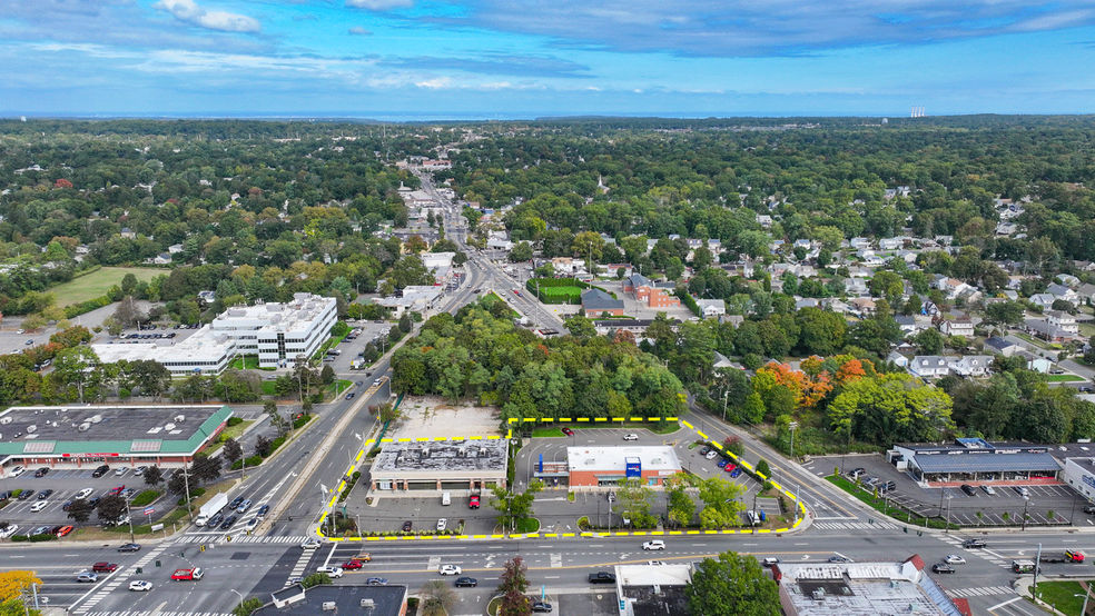 Best Retail Block in Suffolk County portfolio of 2 properties for sale on LoopNet.com - Building Photo - Image 1 of 5