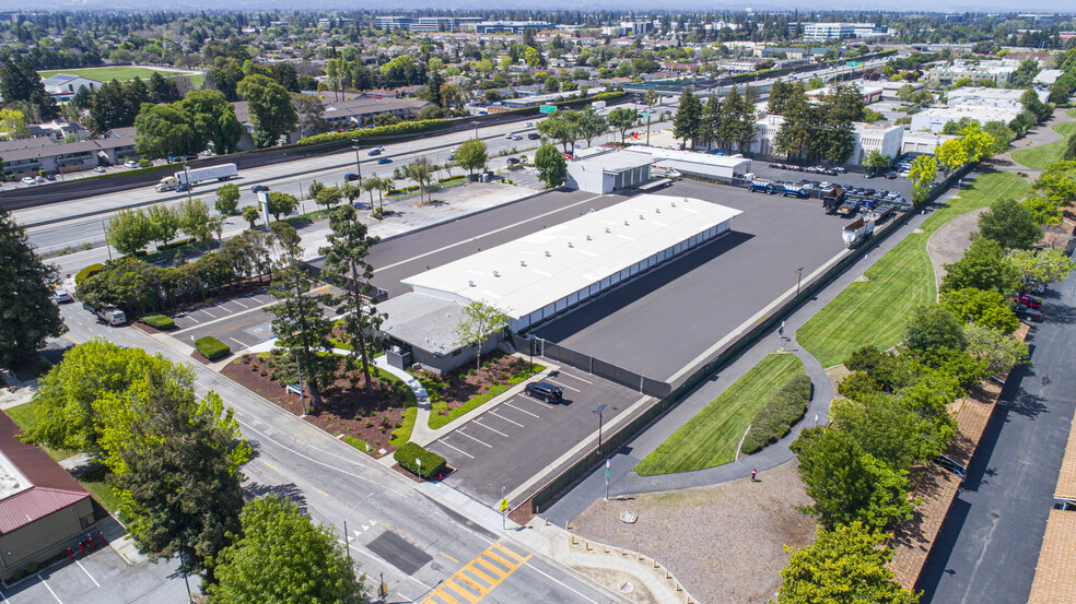 925 Morse Ave, Sunnyvale, CA for lease - Building Photo - Image 3 of 4