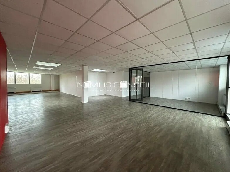 Office in Toulouse for lease - Building Photo - Image 1 of 6