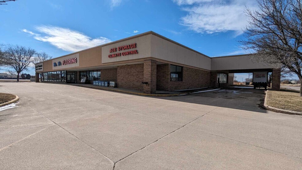 1014 11th Ave SW, Spencer, IA for sale - Primary Photo - Image 1 of 1