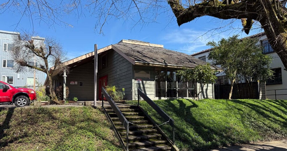 2307 NE Flanders St, Portland, OR for sale - Building Photo - Image 1 of 6