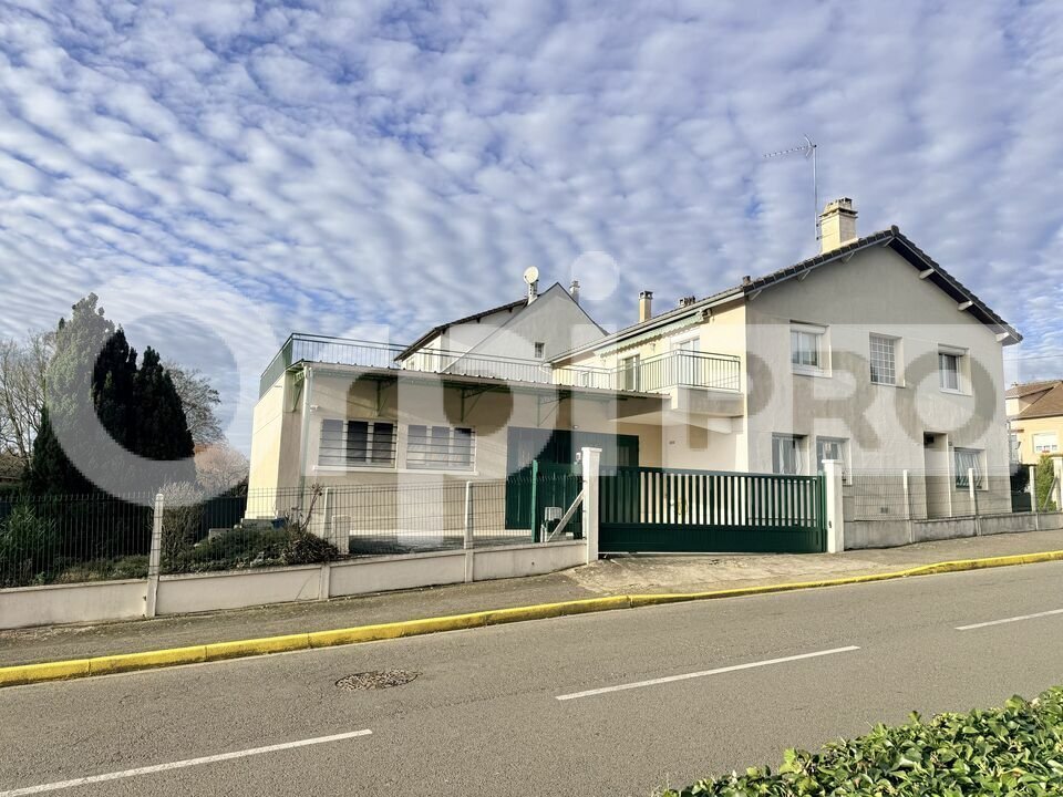 Flex in Champlan for sale Building Photo- Image 1 of 13