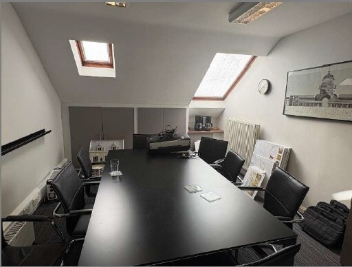 77 Farleigh Rd, Warlingham for lease Interior Photo- Image 1 of 3