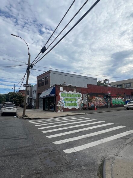 112 Kingsland Ave, Brooklyn, NY for lease - Building Photo - Image 2 of 13
