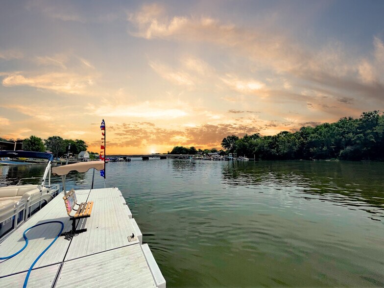 520 E Richardson Springs Rd, Edgerton, WI for sale - Primary Photo - Image 1 of 1