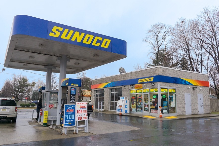 643 Mantoloking Rd, Brick, NJ 08723