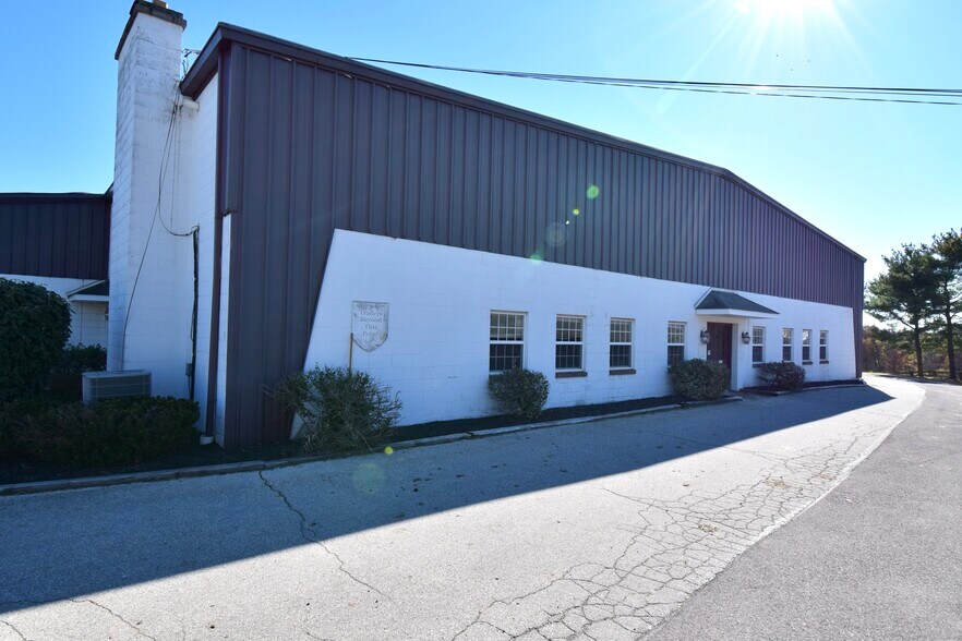 1600 Potshop Rd, Norristown, PA for sale - Building Photo - Image 2 of 3