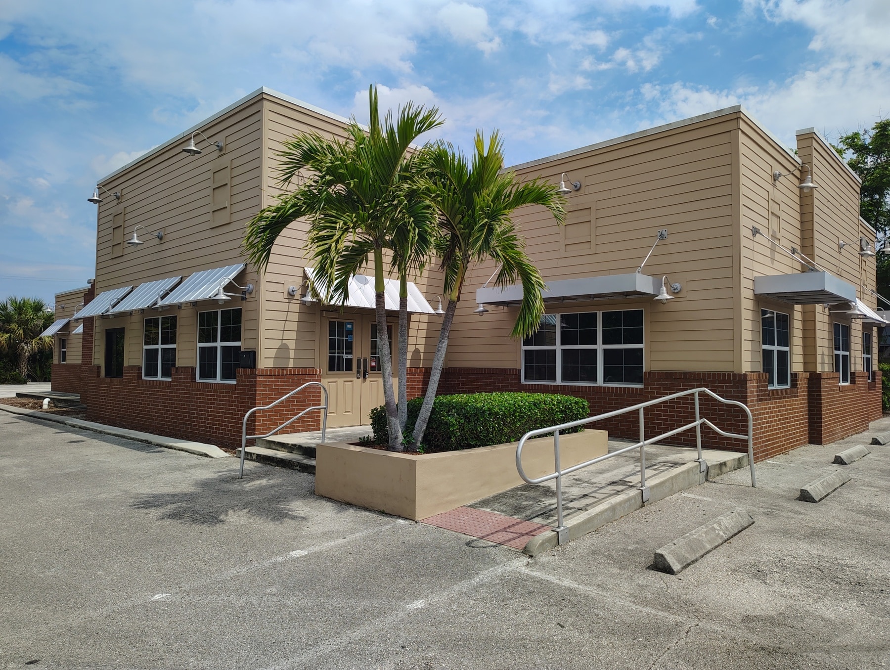 1961 SE Federal Hwy, Stuart, FL for lease Building Photo- Image 1 of 7