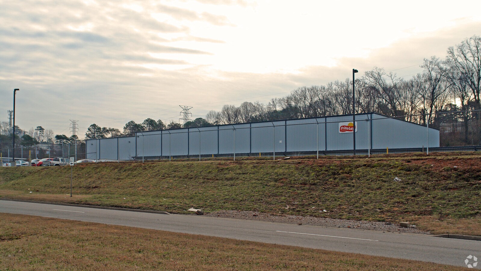 4744 S Middlebrook Pike, Knoxville, TN 37921