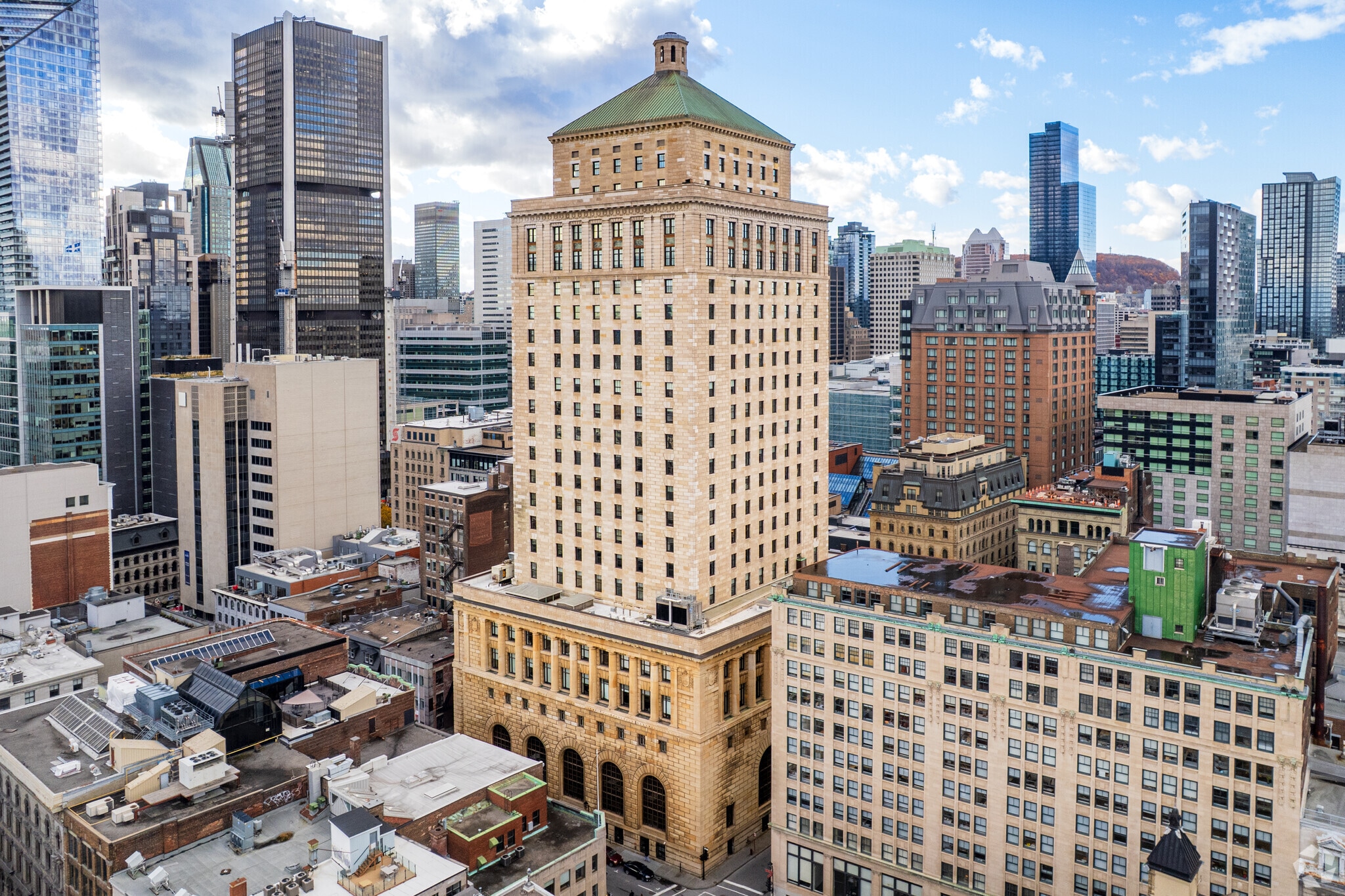 360 Rue Saint-Jacques, Montréal, QC for lease Building Photo- Image 1 of 14