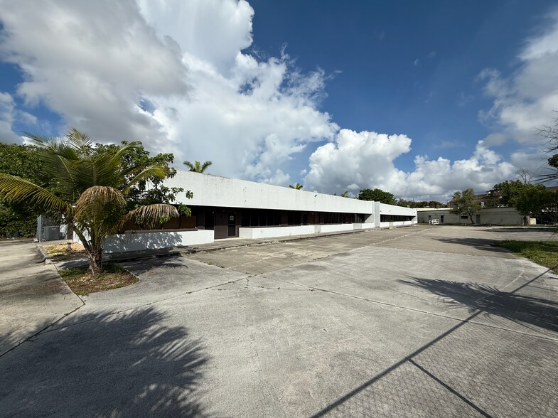 2401 Mercer Ave, West Palm Beach, FL for lease - Building Photo - Image 2 of 6