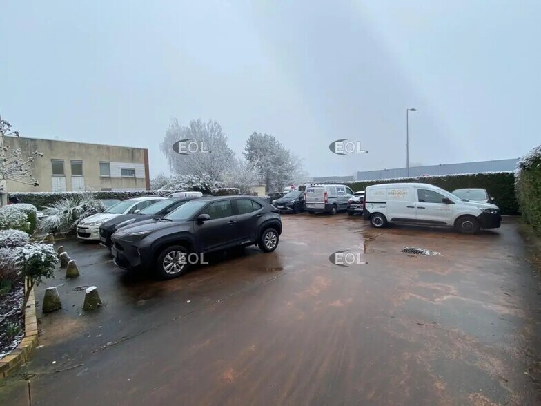 Flex in Combs-la-Ville for sale - Building Photo - Image 3 of 20