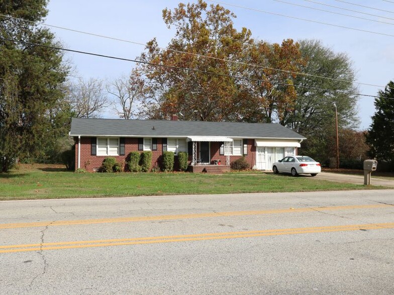 104 West Rd, Greer, SC for sale - Building Photo - Image 1 of 1