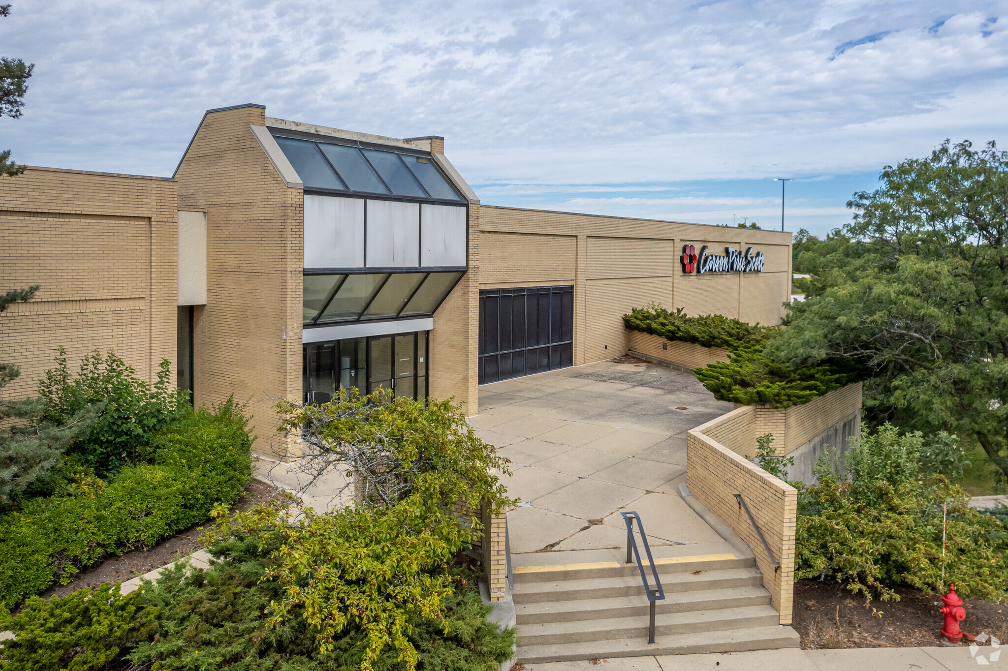 4 Stratford Square Mall, Bloomingdale, IL for sale Primary Photo- Image 1 of 1