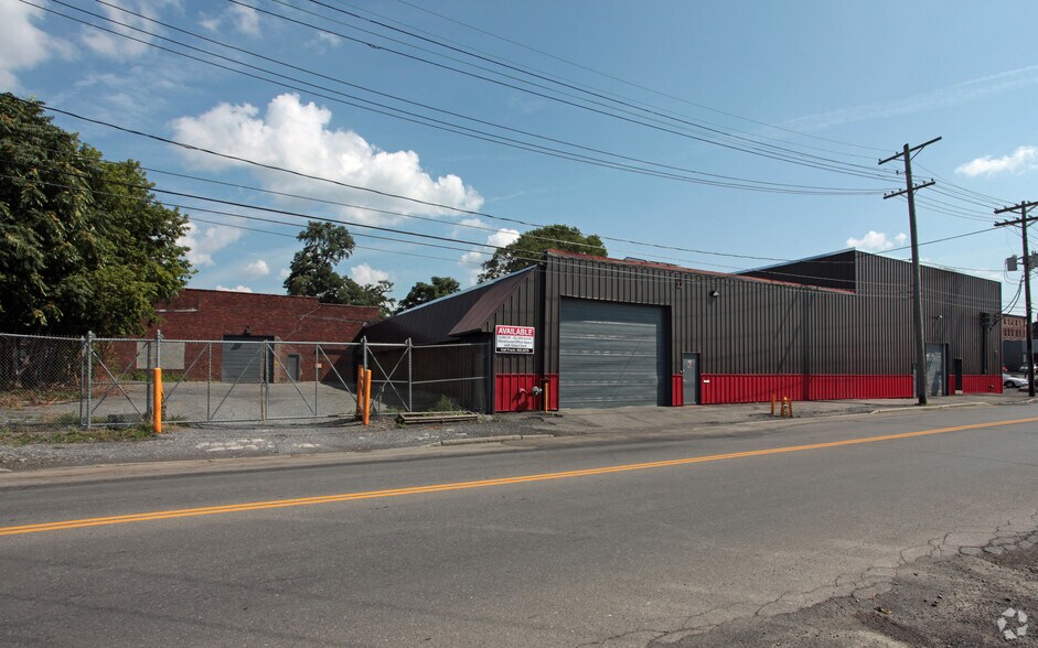 300-324 Hiawatha Blvd E, Syracuse, NY for sale - Primary Photo - Image 1 of 1