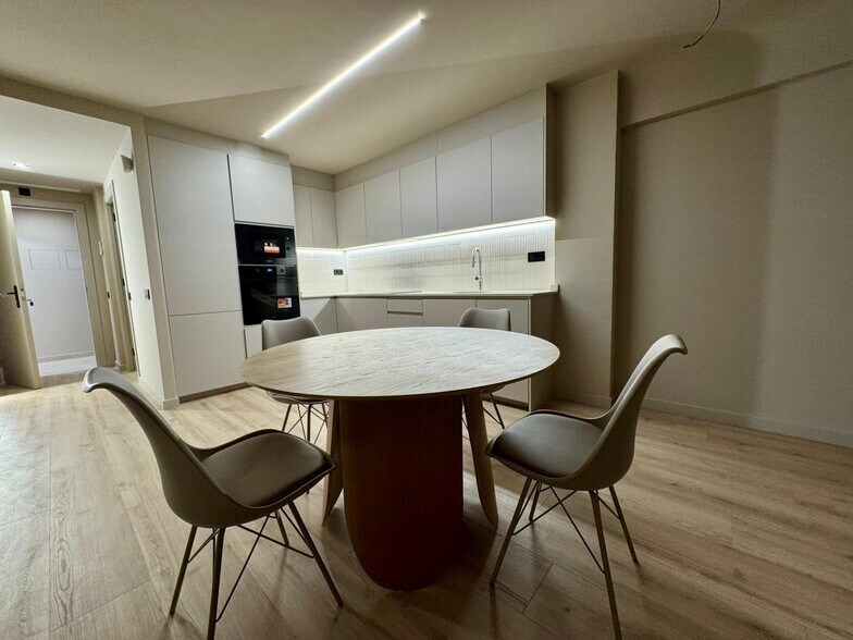 Multifamily in Santa Coloma de Gramenet, Barcelona for sale - Interior Photo - Image 3 of 50