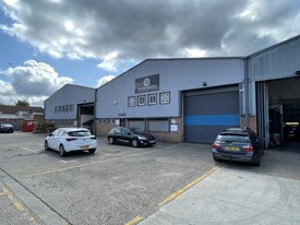 Clivemont Rd, Maidenhead BKS - Warehouse