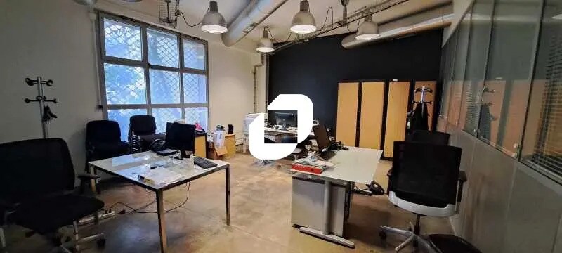 Office in Montreuil for sale Interior Photo- Image 1 of 13