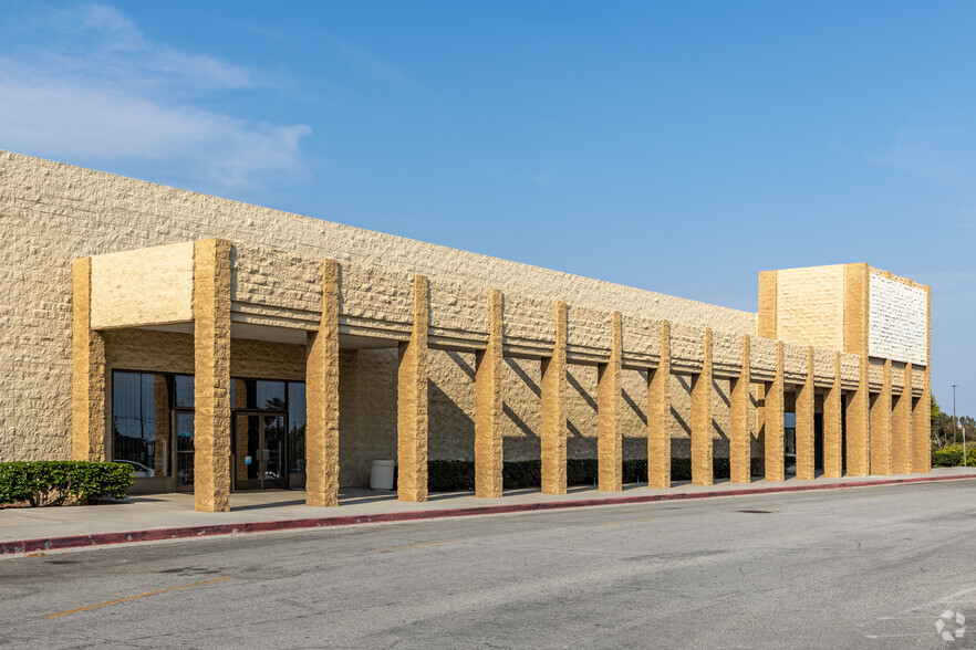 Retail in Westminster, CA for sale - Primary Photo - Image 1 of 1