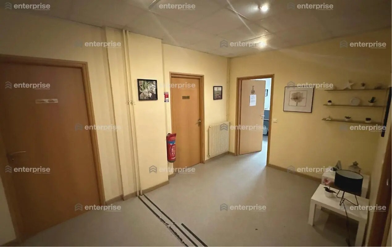 Office in Gouvieux for sale Interior Photo- Image 1 of 8