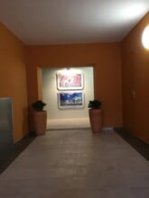 Office in Marseille for lease Interior Photo- Image 2 of 3