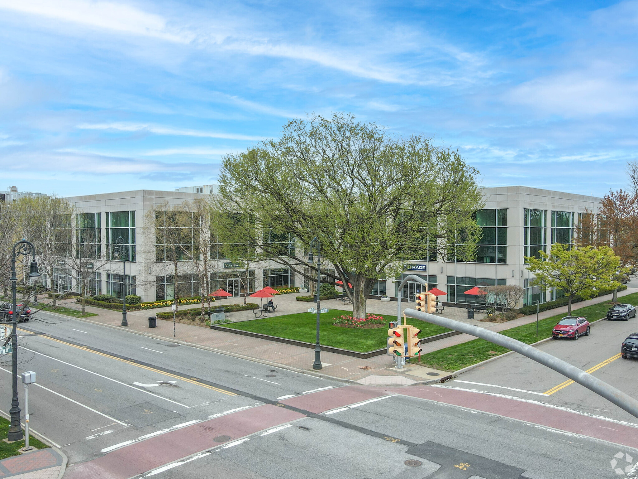 1001 Franklin Ave, Garden City, NY for lease Building Photo- Image 1 of 10