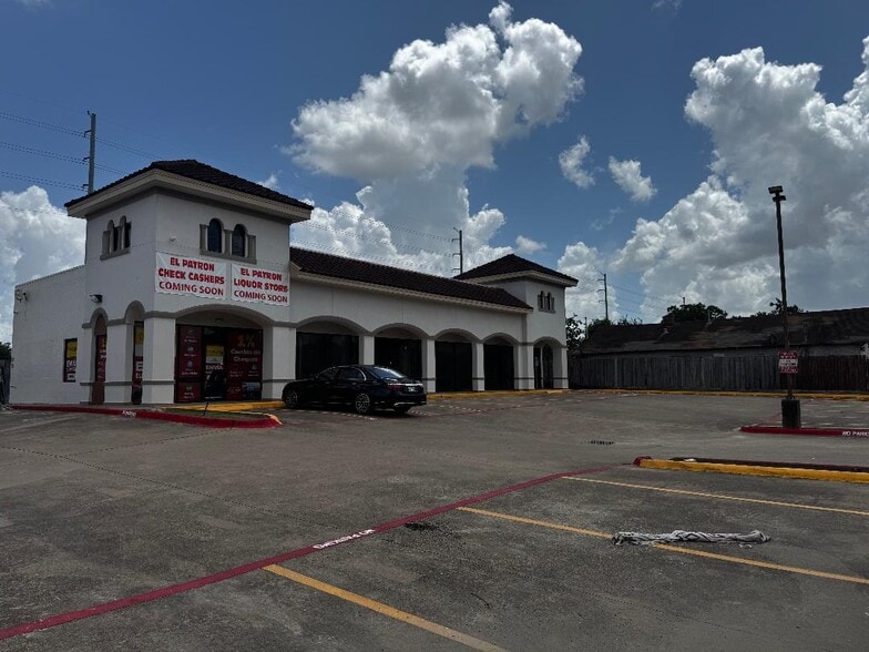 6707 Canal St, Houston, TX for lease - Building Photo - Image 2 of 5