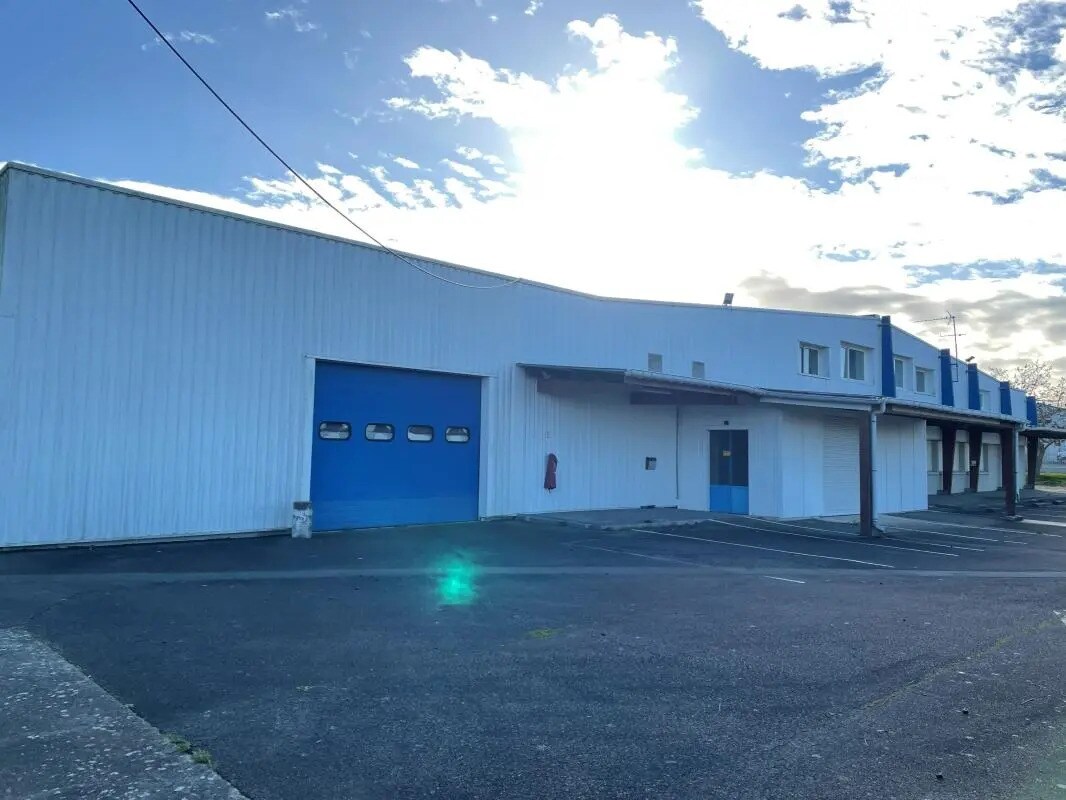 Industrial in Domloup for lease Building Photo- Image 1 of 22