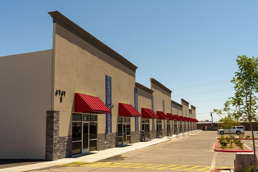 4747 Hondo Pass Dr, El Paso, TX for lease - Building Photo - Image 3 of 19