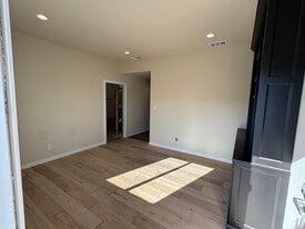 312 N Ridge Rd, Marble Falls TX - Warehouse