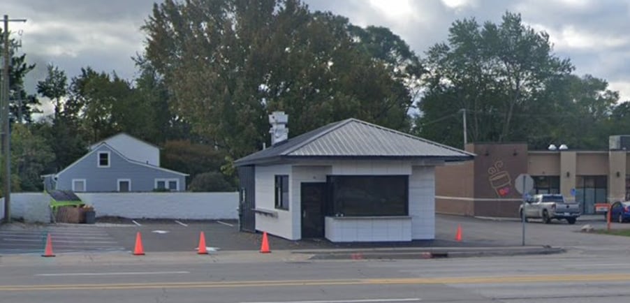 2897 Orchard Lake Rd, Keego Harbor, MI for sale - Building Photo - Image 1 of 2