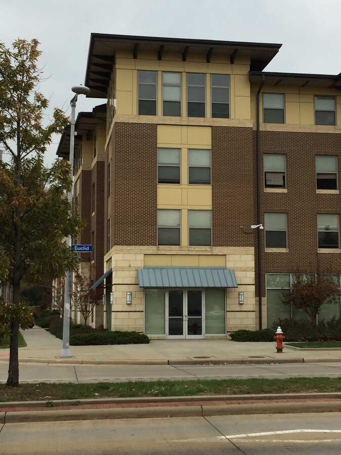 7515 Euclid Ave, Cleveland, OH 44103