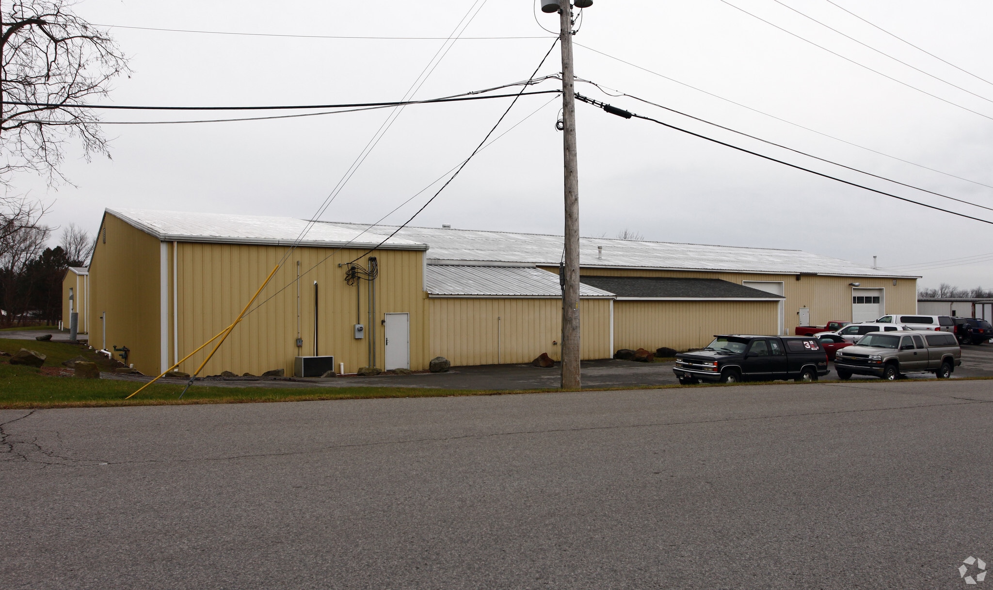 137 Northgate Cir, New Castle, PA for sale Primary Photo- Image 1 of 1