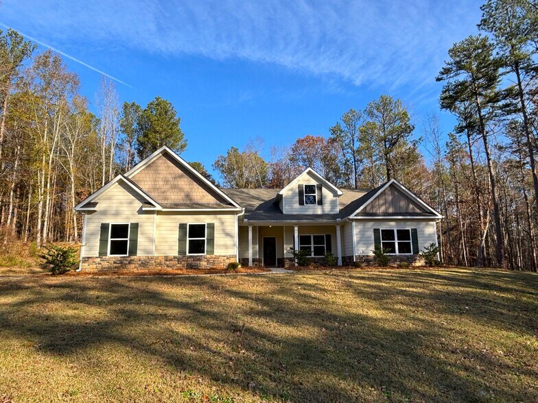 55 Hawthorn Ln, Covington, GA for sale - Primary Photo - Image 1 of 1