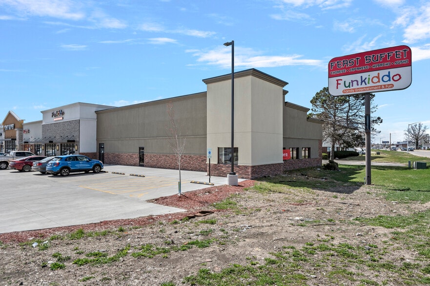 3101 S MacArthur Blvd, Springfield, IL for lease - Building Photo - Image 3 of 20