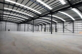 Crockfold Ln, Basingstoke for lease Interior Photo- Image 1 of 2