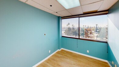 301 W Huntington Dr, Arcadia, CA for lease Interior Photo- Image 2 of 6