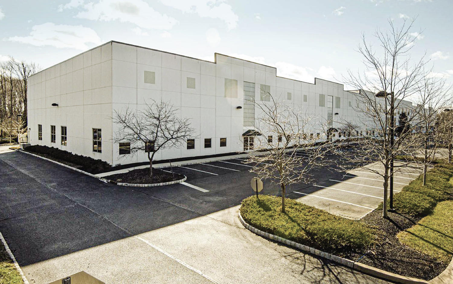 5 Commerce Way, Hamilton, NJ for lease Building Photo- Image 1 of 12