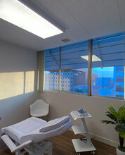 6221 Wilshire Blvd, Los Angeles, CA for lease Interior Photo- Image 1 of 5