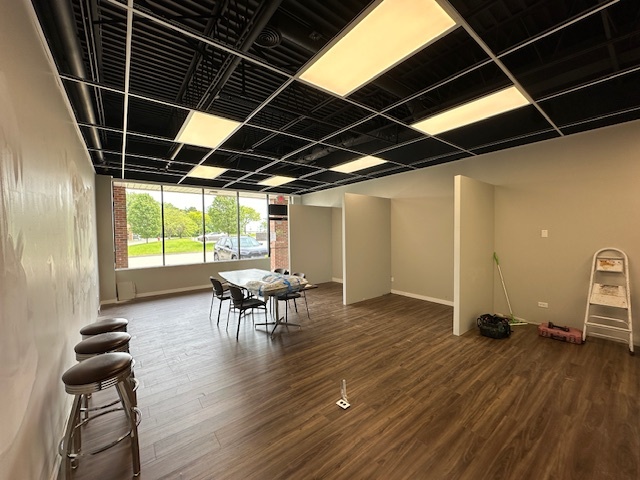 820 Wheeling Rd, Wheeling, IL for lease - Interior Photo - Image 2 of 31