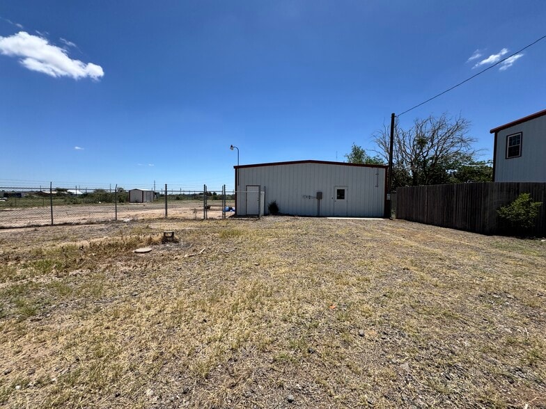 5504 E County Road 128, Midland, TX for lease - Building Photo - Image 2 of 23