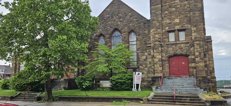 1907 Brownsville Rd, Pittsburgh, PA for sale - Primary Photo - Image 2 of 8