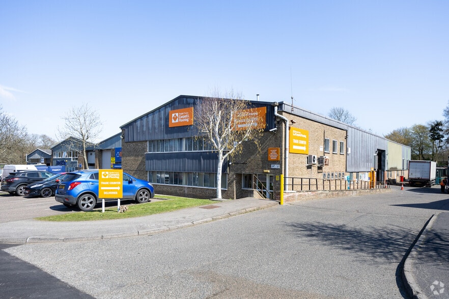 Revenge Rd, Chatham for lease - Primary Photo - Image 1 of 3