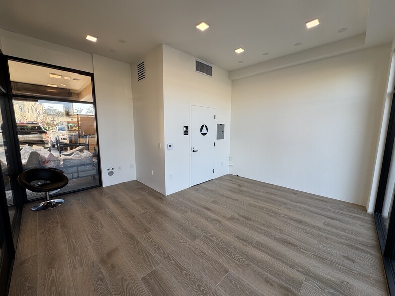 5748-5752 E 2nd St, Long Beach, CA for lease - Building Photo - Image 3 of 21