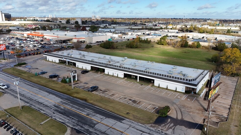 6701-6715 E 41st St, Tulsa, OK for lease - Building Photo - Image 1 of 7