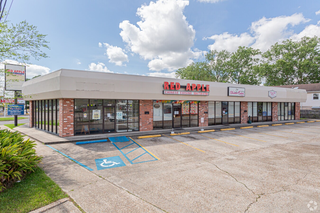 6861 Jefferson Hwy, Harahan, LA 70123 Jefferson Shopping Center