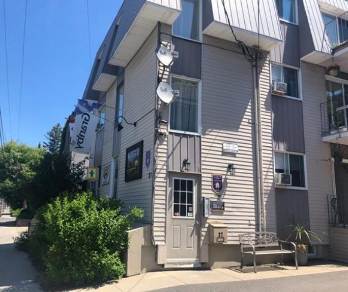 27 Rue Court, Granby, QC for sale - Primary Photo - Image 1 of 1