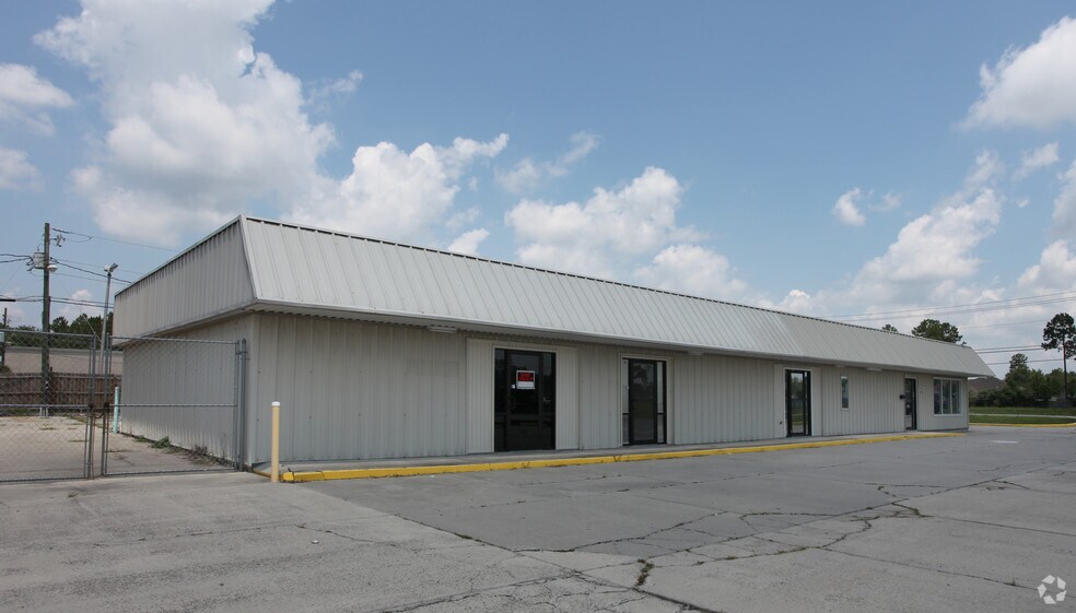 106-110 Owens Ln, Brunswick, GA for lease - Building Photo - Image 3 of 3