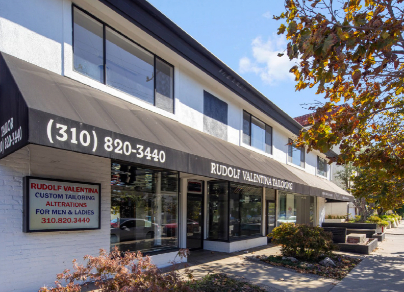 910 S Barrington Ave, Los Angeles, CA for lease - Building Photo - Image 1 of 7