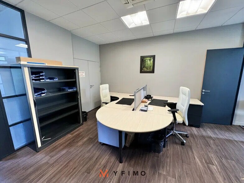 Office in Mantes-la-Jolie for sale - Interior Photo - Image 2 of 10